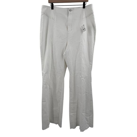 WE THE FREE x FREE PEOPLE Curvy Jeans Size 35 NWT White Denim Plus Curvy Raw Hem - Picture 1 of 16